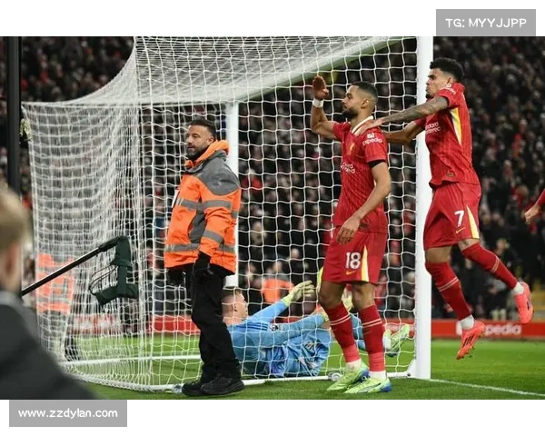 大卫路易斯踢球位置揭秘背后的冷门真相与足球智慧分析